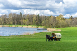 Schloss Herrenhaus Hotel Restaurant Unterkunft Appartements Zimmer in Polen Masuren