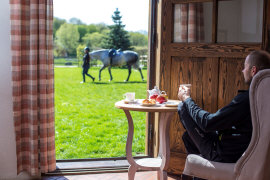 Schloss Herrenhaus Hotel Restaurant Unterkunft Appartements Zimmer in Polen Masuren