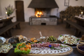 Schloss Herrenhaus Hotel Restaurant Unterkunft Appartements Zimmer in Polen Masuren