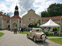 Schloss Herrenhaus Hotel Restaurant Unterkunft Appartements Zimmer in Polen Masuren