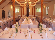 Schloss Herrenhaus Hotel Restaurant Unterkunft Appartements Zimmer in Polen Masuren